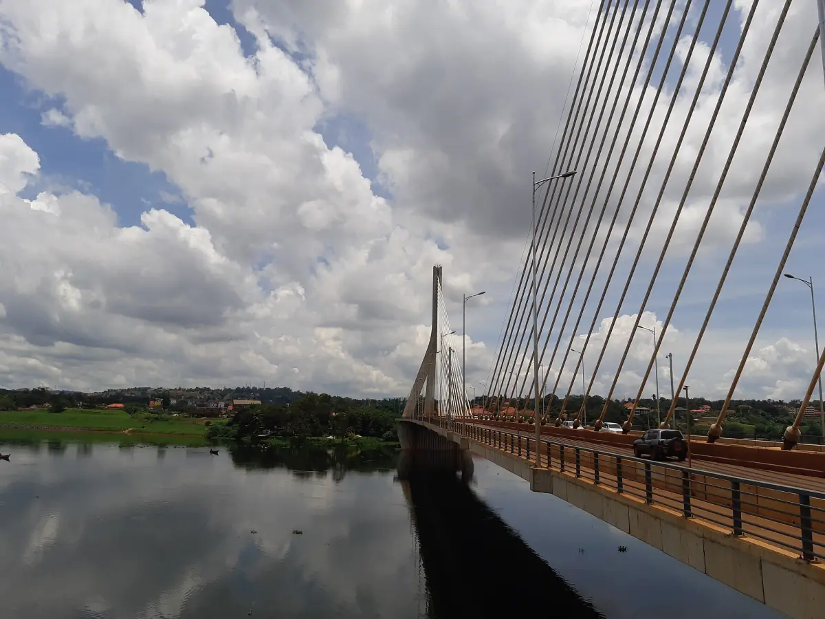 Die Schrägseilbrücke Source of the Nile Bridge in Jinja